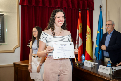 La Fundación Antonio Machado premia a 45 alumnos de diversas provincias por su implicación en difundir los valores mediambientales que recoge 'Campos de Castilla'.