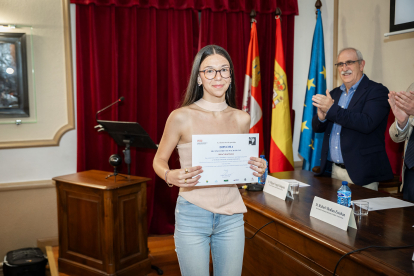 La Fundación Antonio Machado premia a 45 alumnos de diversas provincias por su implicación en difundir los valores mediambientales que recoge 'Campos de Castilla'.