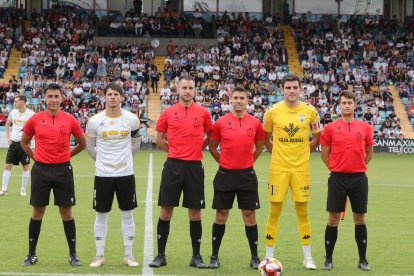 Pleno de árbitros sorianos en el Salamanca-Tordesillas del play off de ascenso a Segunda RFEF. De izquierda derecha Pablo Irigoyen, Álvaro Sanz, Víctor Laín y Cristian Gómez.