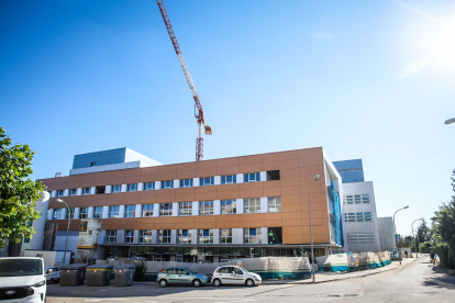 Vista lateral del nuevo bloque del edificio del Hospital Santa Bárbara.