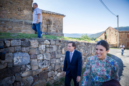 Verónica Urquijo y Roberto Truque se dan el 'Sí, quiero' en Soria.