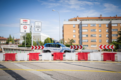 Barrera para impedir el acceso al túnel.