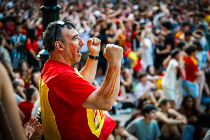 Los sorianos vibran con la selección en la primera parte de la semifinal.