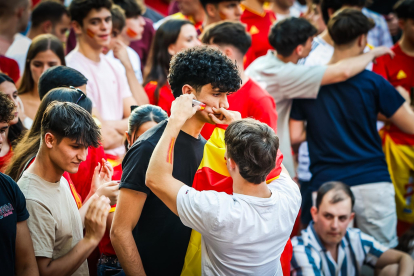 Los sorianos vibran con la selección en la primera parte de la semifinal.