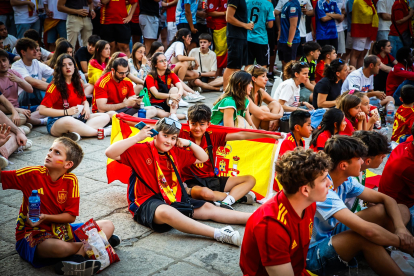 Los sorianos vibran con la selección en la primera parte de la semifinal.