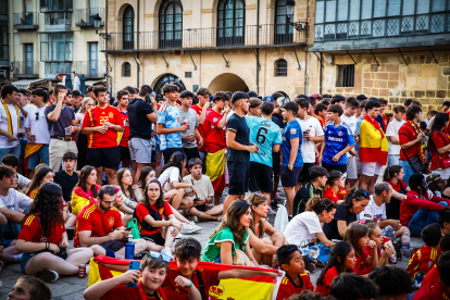 Los sorianos vibran con la selección en la primera parte de la semifinal.