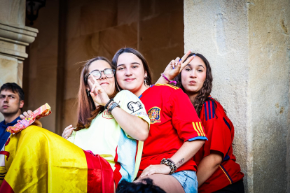 Los sorianos vibran con la selección en la primera parte de la semifinal.