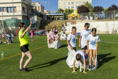 Los niños disfrutan de los juegos del Grand Prix