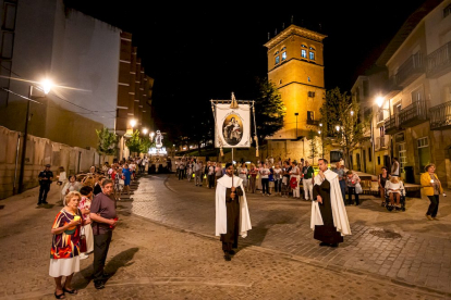 La procesión a su llegada a la Iglesia del Carmen