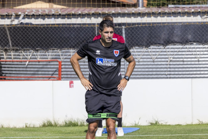 La plantilla ya trabaja a las ordenes de Aitor Calle