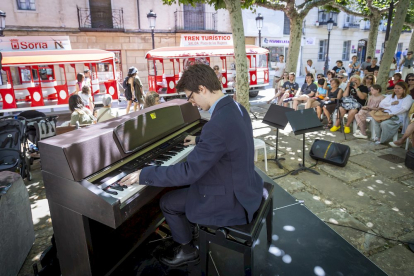 Concierto de Andrey Yaroshinsky y jóvenes talentos del mundo del piano