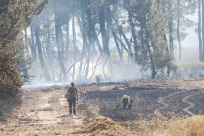 Personal de tierra en el incendio.