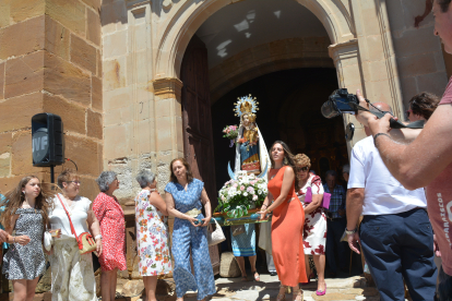 La romería de la Virgen de La Blanca reúne a cientos de fieles.