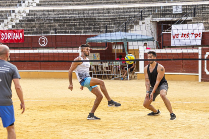 Primeros enfrentamientos en la Plaza de Toros