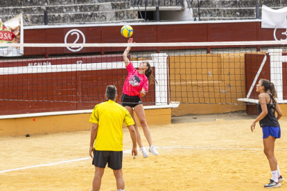 Primeros enfrentamientos en la Plaza de Toros