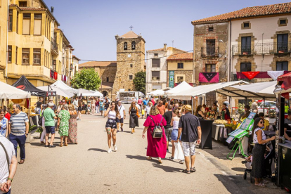 Almarza tuvo sus calles llenas de visitantes toda la jornada