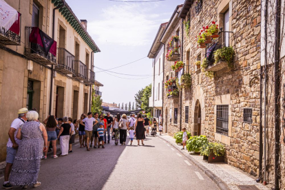 Almarza tuvo sus calles llenas de visitantes toda la jornada