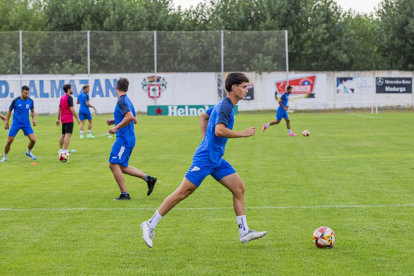 El equipo se prepara para afrontar con ilusión una nueva temporada