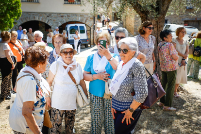 Más de 400 personas se reúnen en Yanguas para celebrar este gran día.