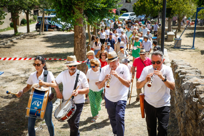 Más de 400 personas se reúnen en Yanguas para celebrar este gran día.