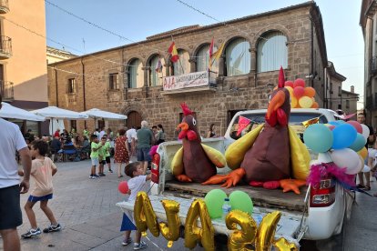 Recorrido del Gallo Roque en la camioneta