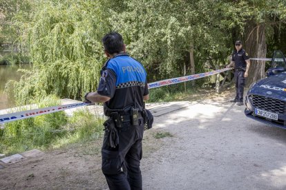 El operativo se desarrolla frente al peñón, junto a la fábrica de harinas