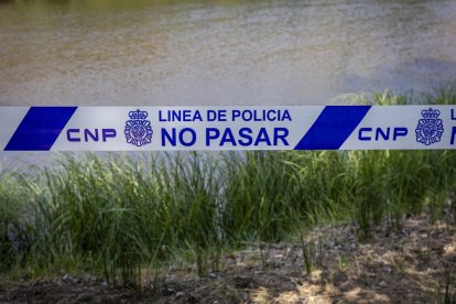 El operativo se desarrolla frente al peñón, junto a la fábrica de harinas