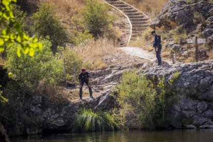 El operativo se desarrolla frente al peñón, junto a la fábrica de harinas