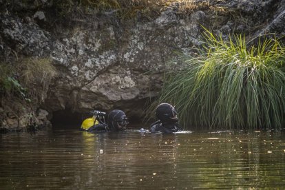 El operativo se desarrolla frente al peñón, junto a la fábrica de harinas