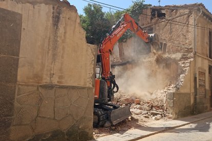 Labores de demolición en Almazán.