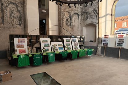 Imagen parcial de la exposición con motivo del centenario de la S.D. Ágreda que se inaugura este jueves.