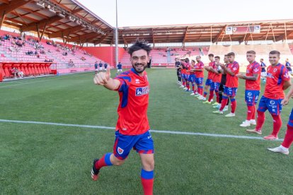 El Numancia se presentó ante sus aficionados con victoria.