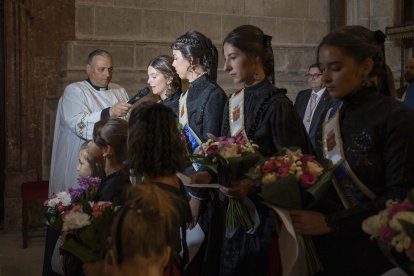 Ofrenda floral a la Virgen de Espino en las fiestas de El Burgo de Osma 2024.