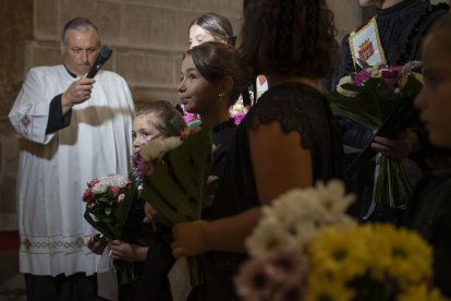 Ofrenda floral a la Virgen de Espino en las fiestas de El Burgo de Osma 2024.