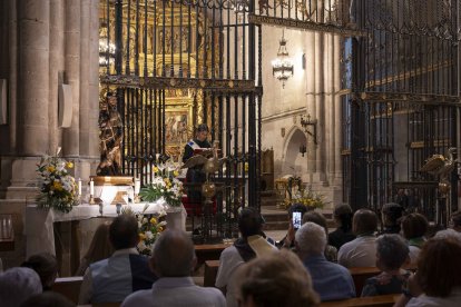 Ofrenda floral a la Virgen de Espino en las fiestas de El Burgo de Osma 2024.