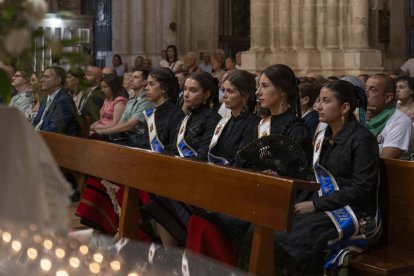 Ofrenda floral a la Virgen de Espino en las fiestas de El Burgo de Osma 2024.