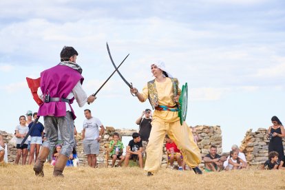 Iruecha revive un año más su Soldadesca en el marco de las fiestas de la Virgen de la Cabeza.