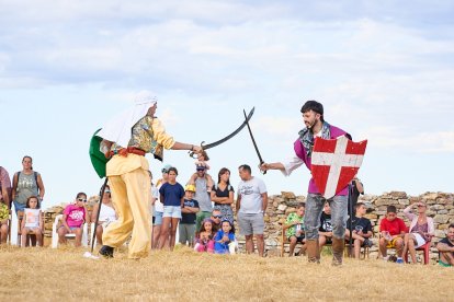 Iruecha revive un año más su Soldadesca en el marco de las fiestas de la Virgen de la Cabeza.