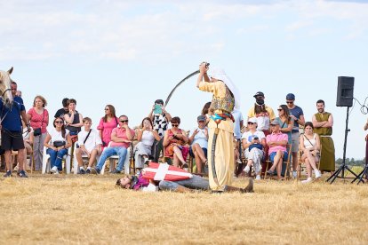 Iruecha revive un año más su Soldadesca en el marco de las fiestas de la Virgen de la Cabeza.