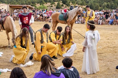 Iruecha revive un año más su Soldadesca en el marco de las fiestas de la Virgen de la Cabeza.