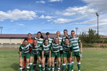 Uno de los onces del San José Femenino en el Torneo.