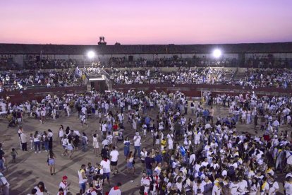 Uno de los actos festivos en la plaza de toros de El Burgo de Osma.