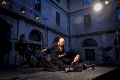 Soria Clásica lleva la música de Gardel al Claustro del IES Machado