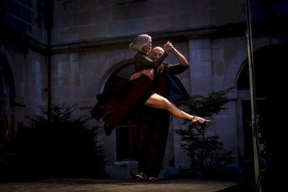 Soria Clásica lleva la música de Gardel al Claustro del IES Machado