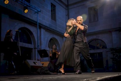 Soria Clásica lleva la música de Gardel al Claustro del IES Machado