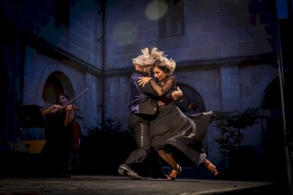 Soria Clásica lleva la música de Gardel al Claustro del IES Machado