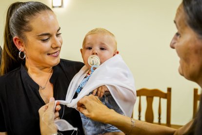 Un entrañable acto para celebrar las buenas cifras de natalidad en el pueblo