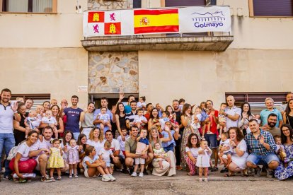 Un entrañable acto para celebrar las buenas cifras de natalidad en el pueblo