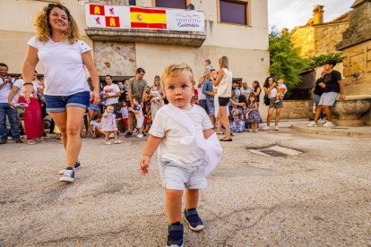 Un entrañable acto para celebrar las buenas cifras de natalidad en el pueblo