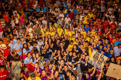 La plaza estalla durante el pregón